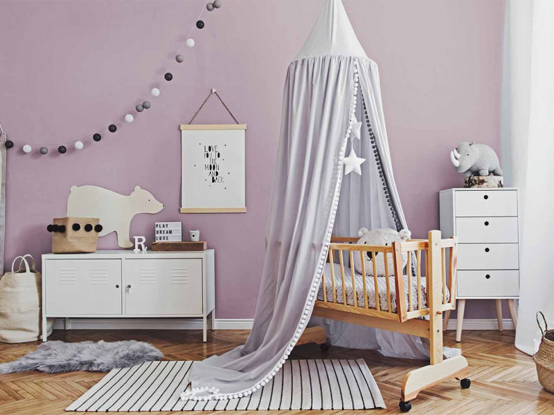 Kinderzimmer im Farbton Traumfänger mit grauer Dekoration