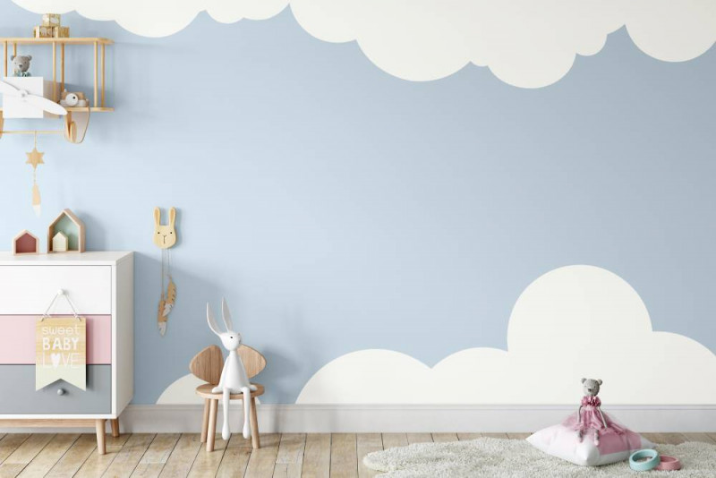 Hellblaues Wolken-Kinderzimmer im Farbton Mondstaub