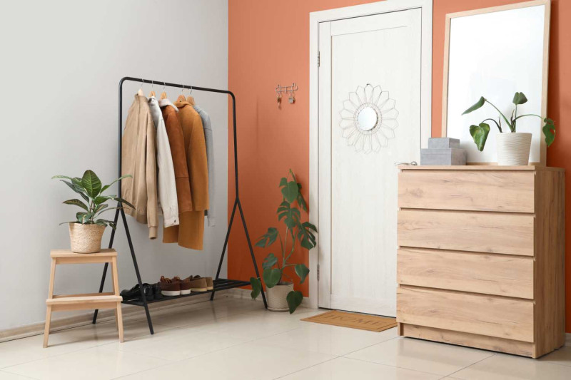 Flur modern streichen: Moderne Farbgestaltung im Flur.